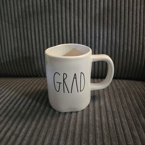 White Ceramic Grad Mug‎